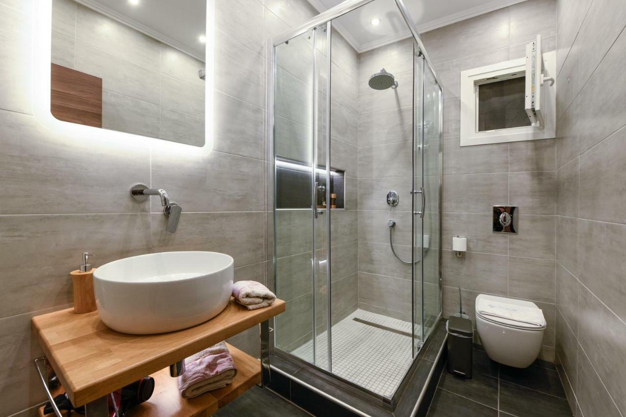 Adell Luxury Apartments Kavala Exteriör bild